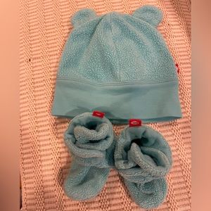 Zutano Bootie and Hat set size 6 month, Teal